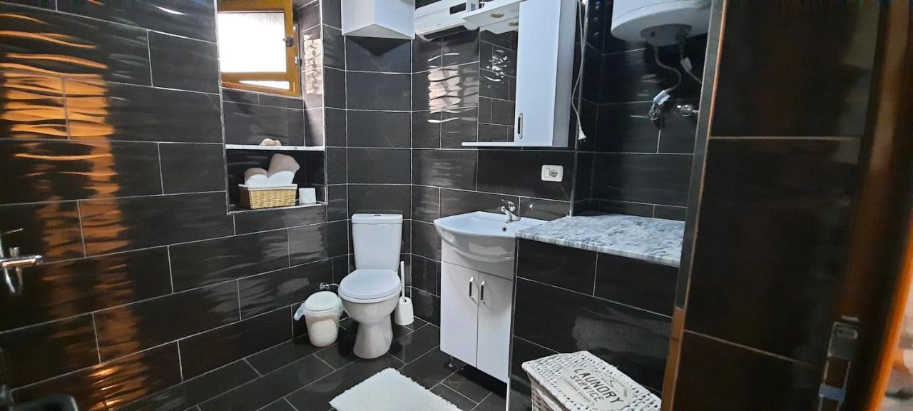 Апартаменти Apartament Clara Пермет Екстер'єр фото