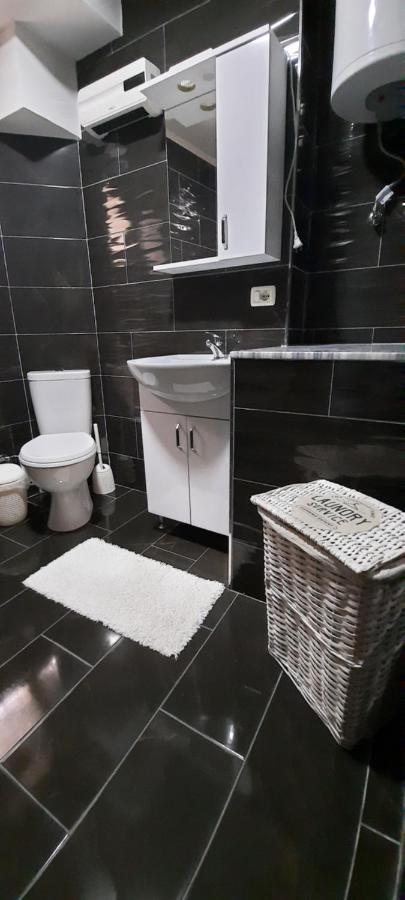Апартаменти Apartament Clara Пермет Екстер'єр фото