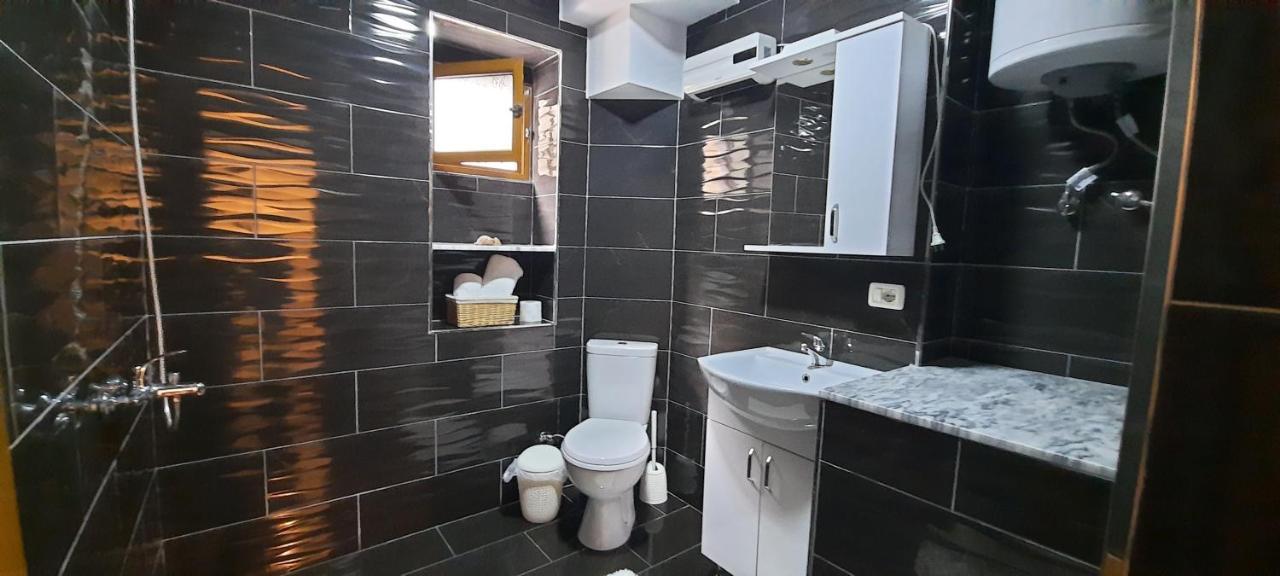 Апартаменти Apartament Clara Пермет Екстер'єр фото